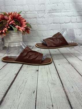 Kelsi Dagger brooklyn Brown Leather Slide Sandals women 8.5 minimalist neutral